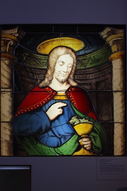 Vitrail de l'église Saint -Venant de Ballan-Miré (saint Jean l'Evangéliste, Musée des Beaux-Arts de Tours)