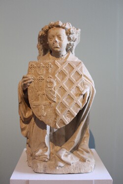 Ange portant un écu aux armes de Bueil et de Montejean dit ange n. 2