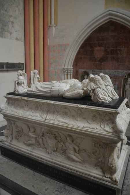 Tombeau des enfants de Charles VIII et d'Anne de Bretagne