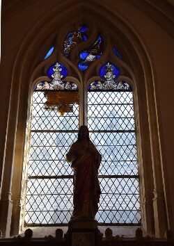 Vitrail de l'église Saint-Jean-Baptiste de Baillou - baie 4