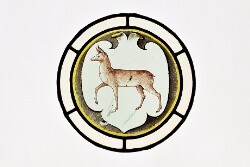 Vitrail du musée du Berry de Bourges, Une biche