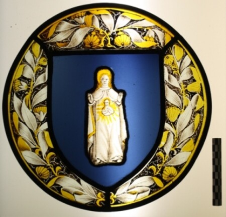 Vitrail du musée du Berry de Bourges, Écu armorié avec l’emblème de l’immaculée conception