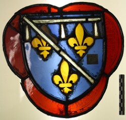 Vitrail du musée du Berry de Bourges, Écu armorié de la famille d'Orléans-Longueville