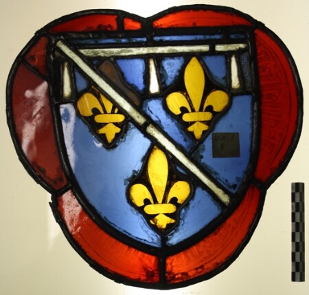 Vitrail du musée du Berry de Bourges, Écu armorié de la famille d'Orléans-Longueville