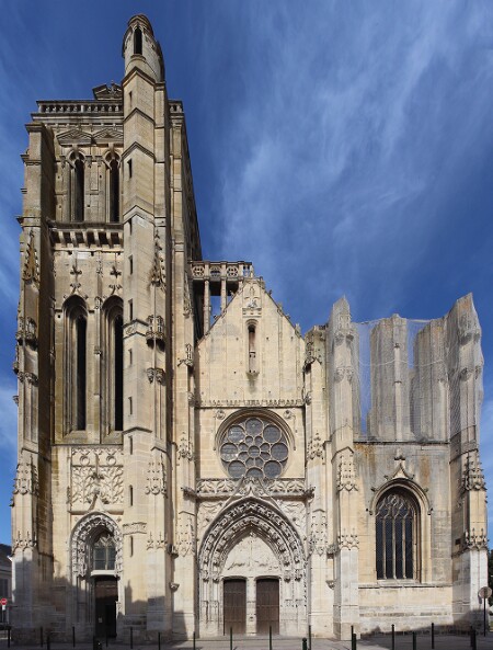 Vitraux de l'église Saint-Pierre de Dreux